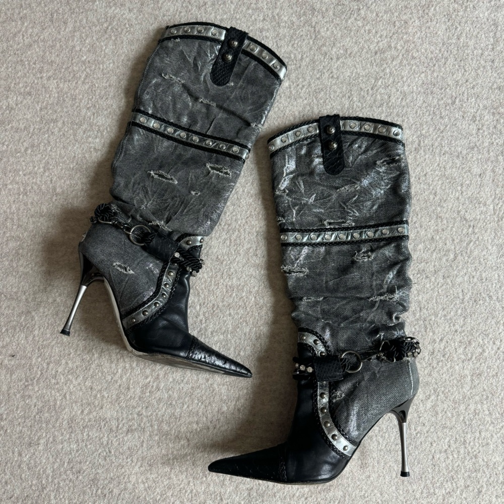 Stylish Black and Gray Women's Boots